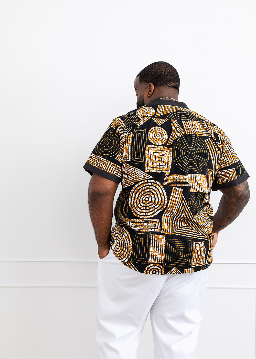 Olu Short Sleeve Mandarin Button-Up African Print Shirt (Black Brown Geometric)