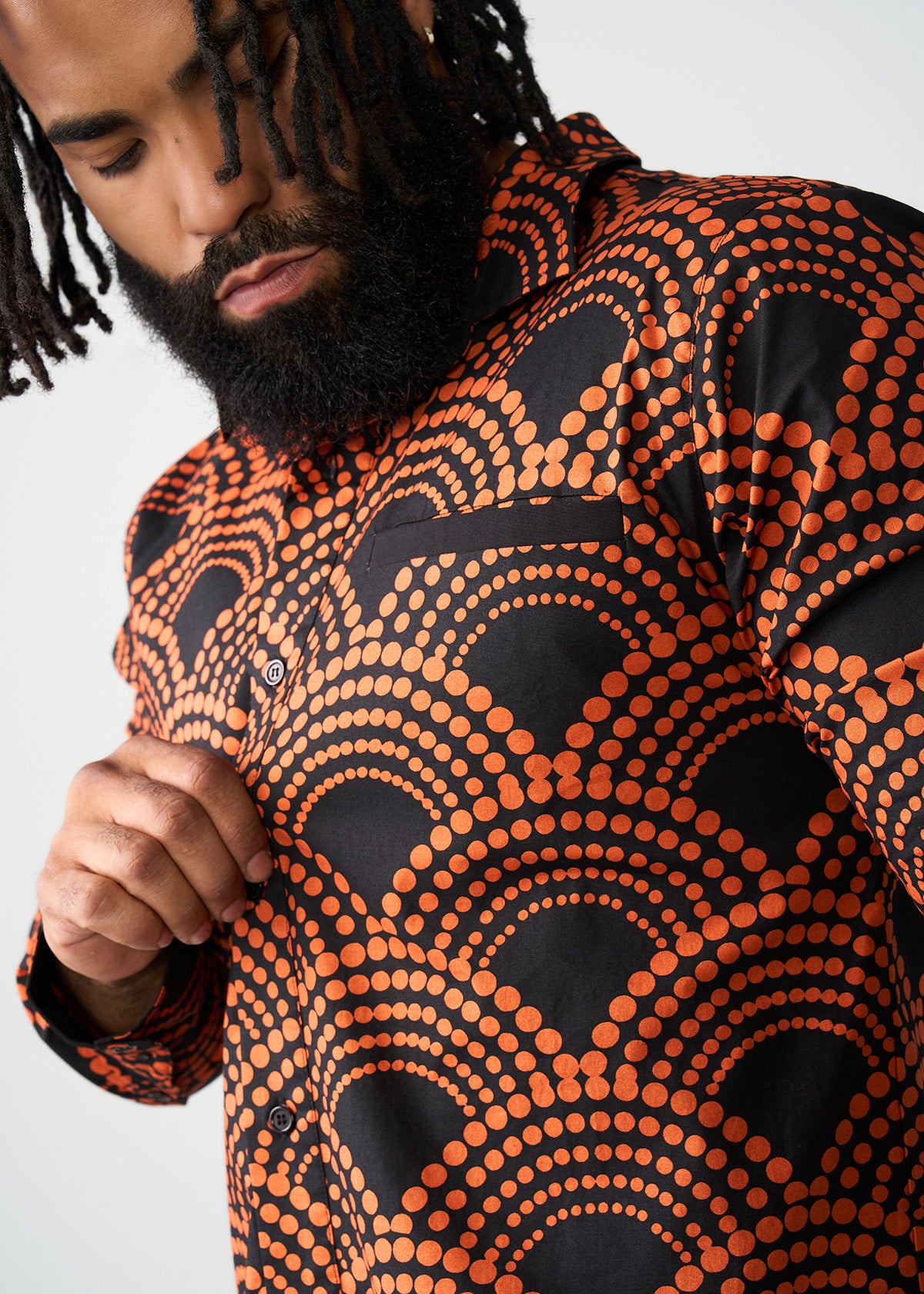 Mazi Men's African Print Button-up Shirt (Black Amber Dots)