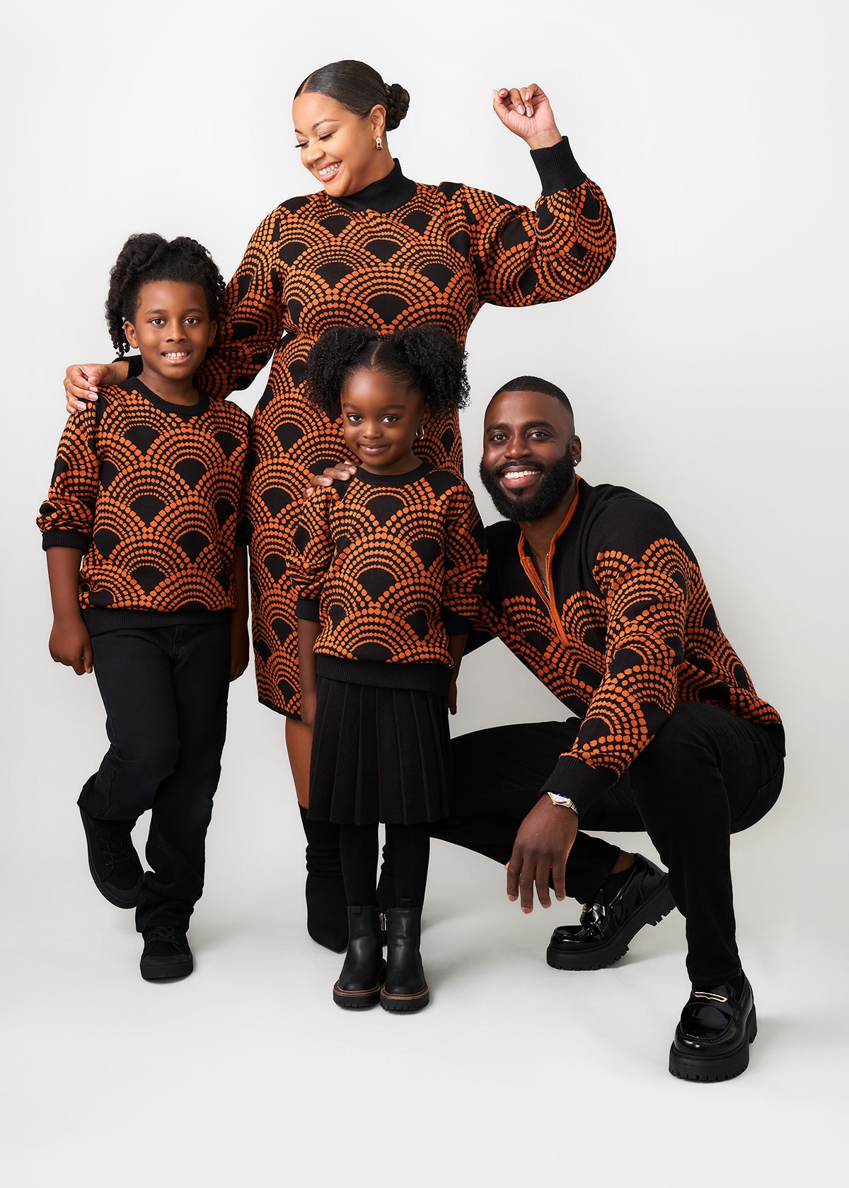 Oma Kids Unisex African Print Sweater (Black Amber Dots)