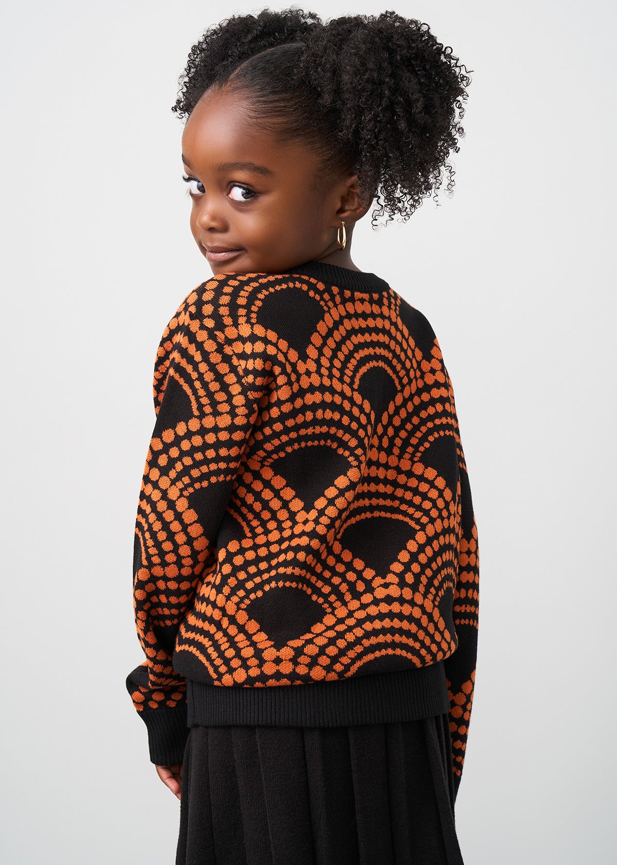 Oma Kids Unisex African Print Sweater (Black Amber Dots)